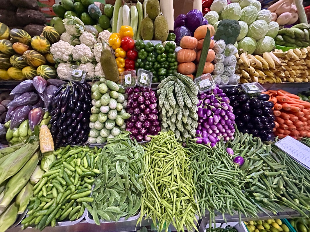 Preparazione verdure in cucina
